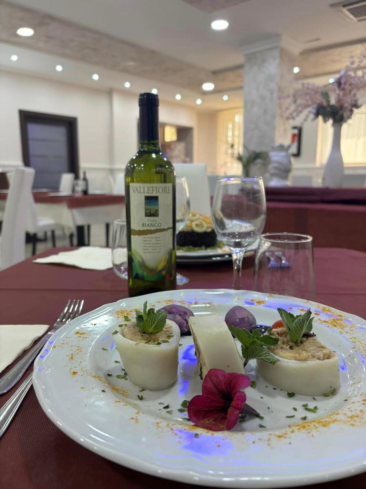 Mg Palace Hotel Costa Del Sole Agnone Bagni Buitenkant foto
