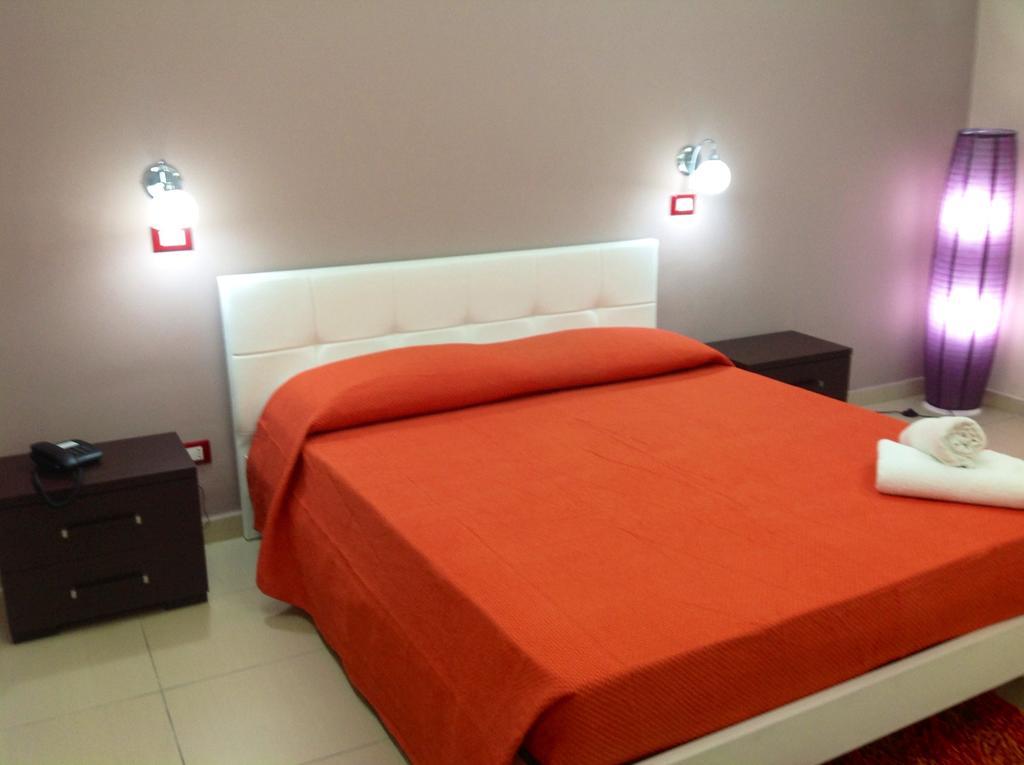 Mg Palace Hotel Costa Del Sole Agnone Bagni Kamer foto